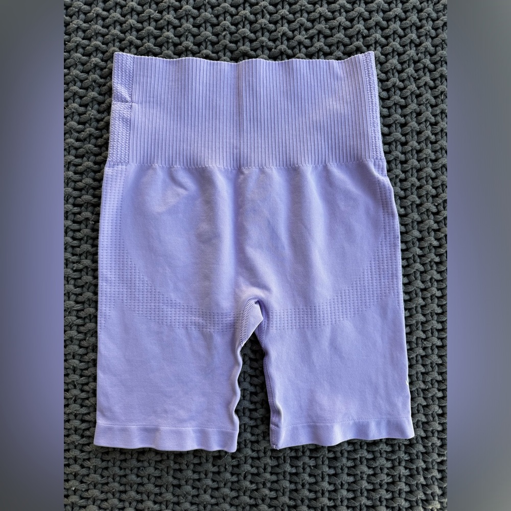 Power Seamless Cycling Shorts
Color: Lilac Small size - Picture 4 of 6